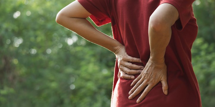 5 signs you should see a spine specialist for your back pain ...