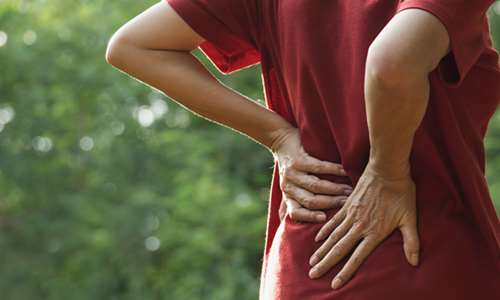 5 signs you should see a spine specialist for your back pain